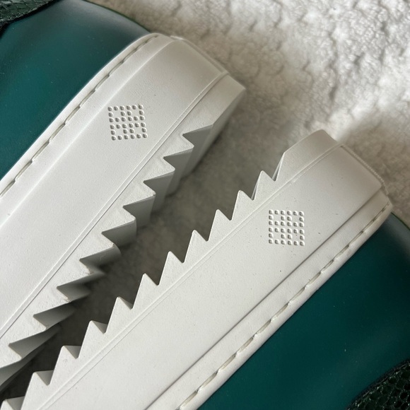 NIB. Tiannia Barnes MEN'S BILLY LEATHER LOW-TOP
SNEAKER IN EBONY OLIVE - Picture 10 of 15